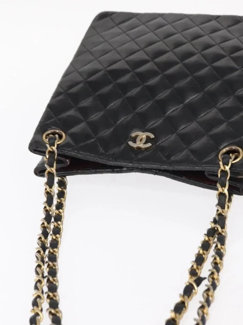 CHANEL Matelasse Chain Shoulder Bag Patent leather Black Gold CC Auth 154765